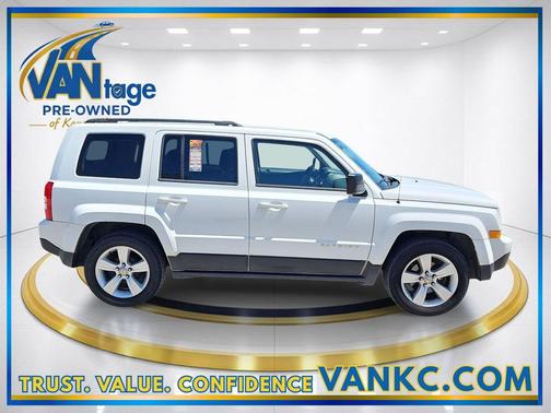 Bright White Clearcoat 2014 Jeep Patriot Latitude