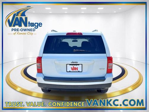 Bright White Clearcoat 2014 Jeep Patriot Latitude