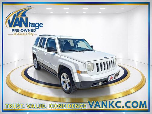 Bright White Clearcoat 2014 Jeep Patriot Latitude