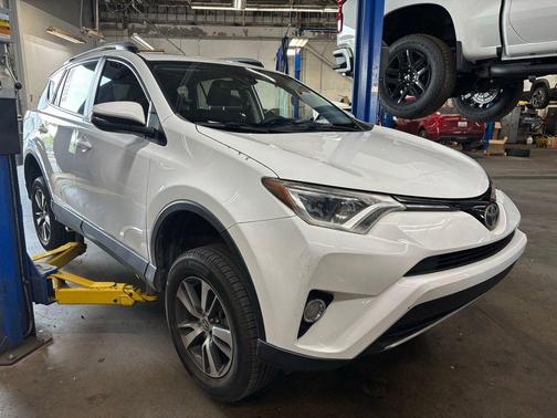 Super White 2017 Toyota RAV4 XLE