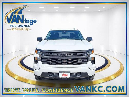 Summit White 2026 Chevrolet Silverado 1500 Custom