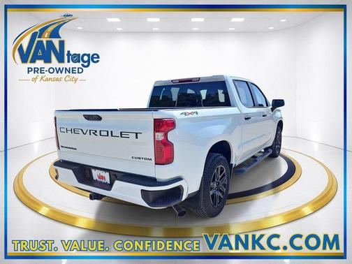 Summit White 2026 Chevrolet Silverado 1500 Custom