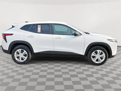 2025 Chevrolet Trax LS