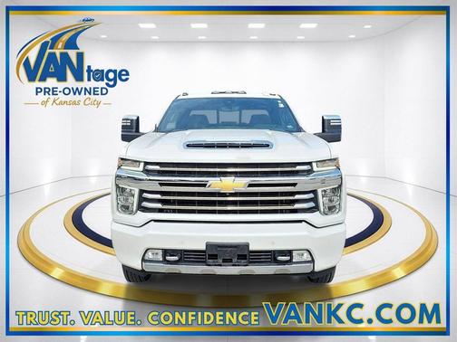 Iridescent Pearl Tricoat 2023 Chevrolet Silverado 3500 High Country