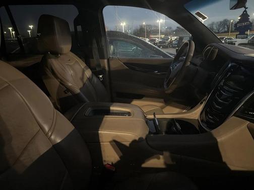 2019 Cadillac Escalade Platinum