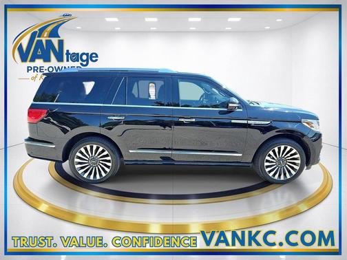 Infinite Black Metallic 2019 Lincoln Navigator Reserve
