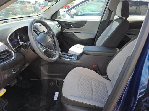 Blue Glow Metallic 2022 Chevrolet Equinox 1LT
