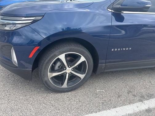 Blue Glow Metallic 2022 Chevrolet Equinox 1LT