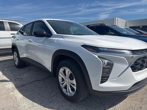 2025 Chevrolet Trax LS