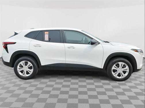 2025 Chevrolet Trax LS