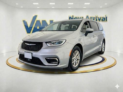 Silver Mist Clearcoat 2023 Chrysler Pacifica Touring