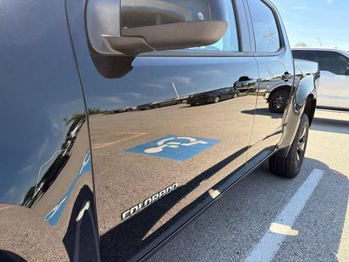 Black 2018 Chevrolet Colorado LT