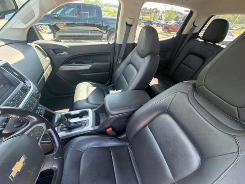 Black 2018 Chevrolet Colorado LT