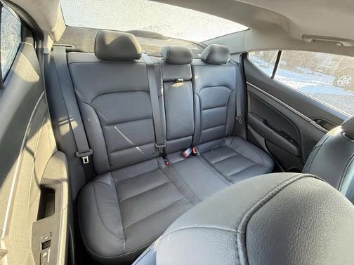 2017 Hyundai ELANTRA Limited