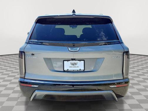 Argent Silver Metallic 2026 Cadillac VISTIQ Sport