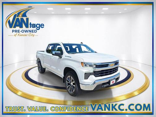 Summit White 2022 Chevrolet Silverado 1500 LT