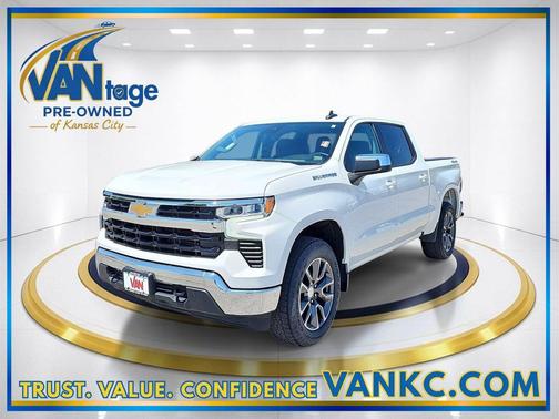 Summit White 2022 Chevrolet Silverado 1500 LT