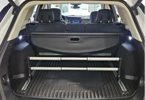 Crystal White Tricoat 2019 Cadillac XT5 Premium Luxury