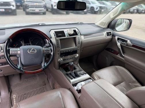 White 2018 Lexus GX 460 Base