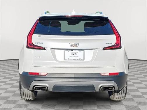 2022 Cadillac XT4 Premium Luxury