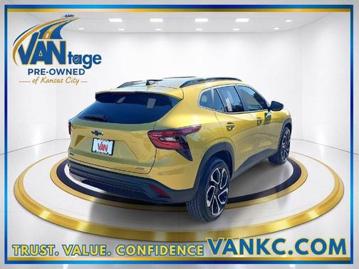 Nitro Yellow Metallic 2024 Chevrolet Trax FWD 2RS