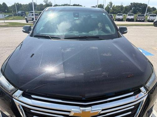 Mosaic Black Metallic 2023 Chevrolet Traverse LT Cloth