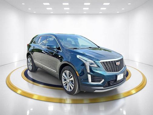 Emerald Lake Metallic 2025 Cadillac XT5 Premium Luxury