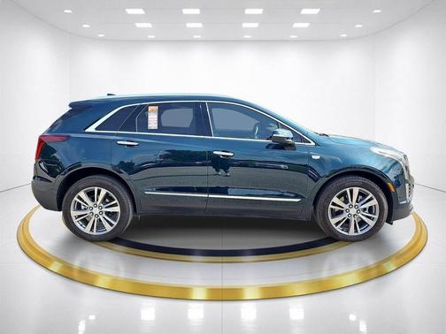 Emerald Lake Metallic 2025 Cadillac XT5 Premium Luxury