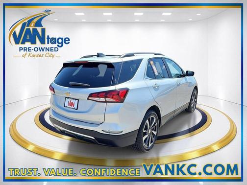 Silver Ice Metallic 2022 Chevrolet Equinox 1LT