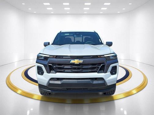 Summit White 2025 Chevrolet Colorado WT