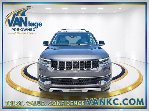 Baltic Gray Metallic Clearcoat 2024 Jeep Wagoneer Series II 4x4