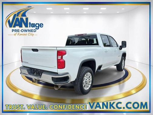 Summit White 2022 Chevrolet Silverado 2500 LT