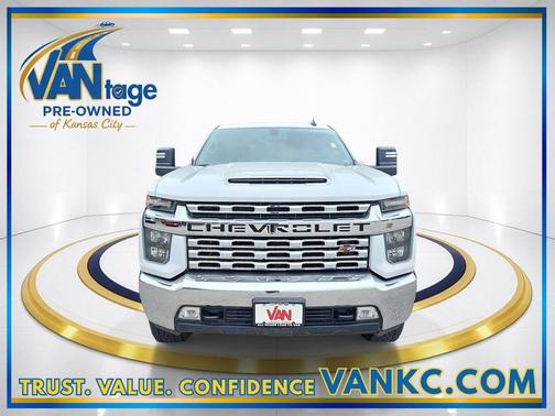 Summit White 2022 Chevrolet Silverado 2500 LT