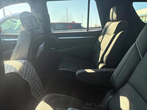 2025 Cadillac Escalade Premium Luxury