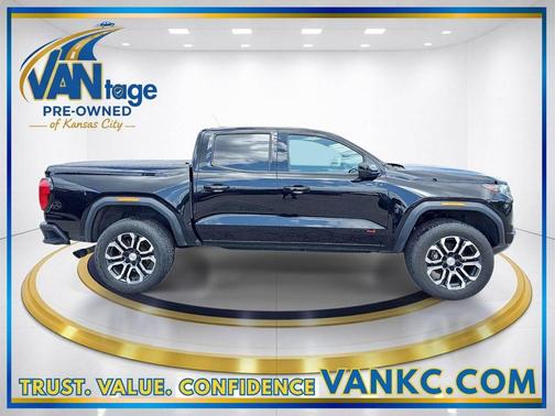 Onyx Black 2023 GMC Canyon AT4