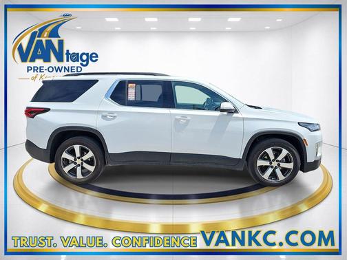Summit White 2023 Chevrolet Traverse LT Leather