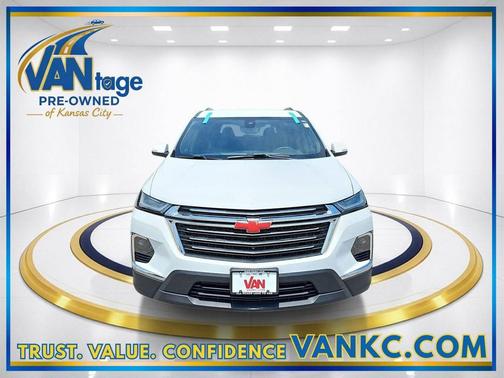 Summit White 2023 Chevrolet Traverse LT Leather