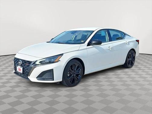 2023 Nissan Altima SR FWD