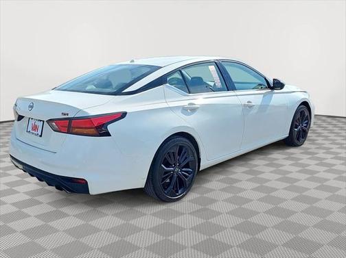 2023 Nissan Altima SR FWD