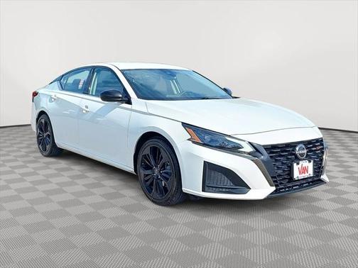 2023 Nissan Altima SR FWD
