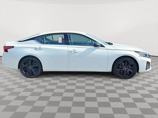2023 Nissan Altima SR FWD