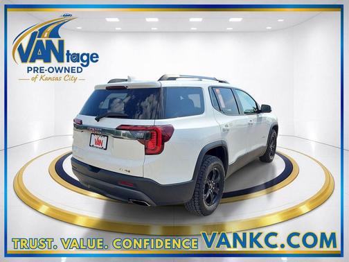 White Frost Tricoat 2023 GMC Acadia AWD AT4