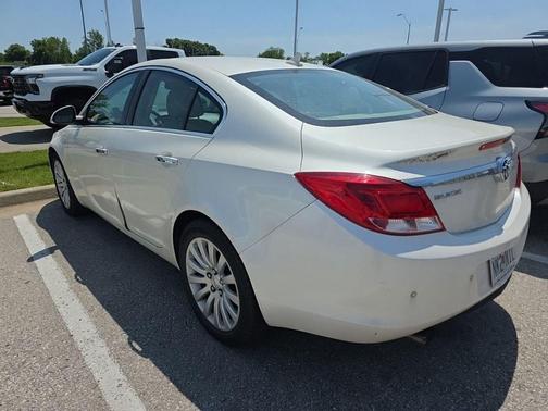 White Diamond Tricoat 2013 Buick Regal Turbo - Premium 1