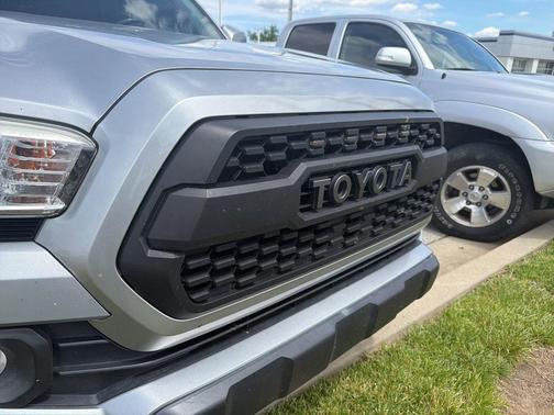 Silver Sky Metallic 2017 Toyota Tacoma SR5