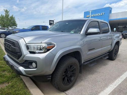 Silver Sky Metallic 2017 Toyota Tacoma SR5