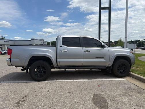 Silver Sky Metallic 2017 Toyota Tacoma SR5