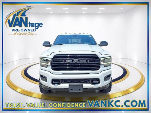 Bright White Clearcoat 2022 RAM 2500 Laramie Crew Cab 4x4 6'4' Box