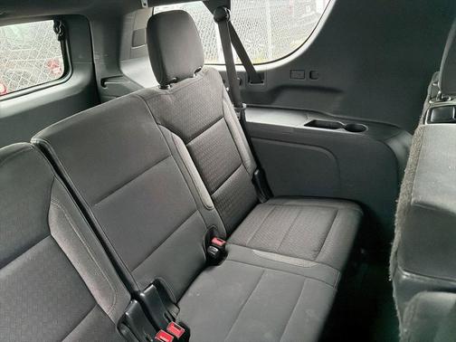 2022 Chevrolet Suburban LS