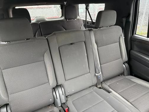 2022 Chevrolet Suburban LS