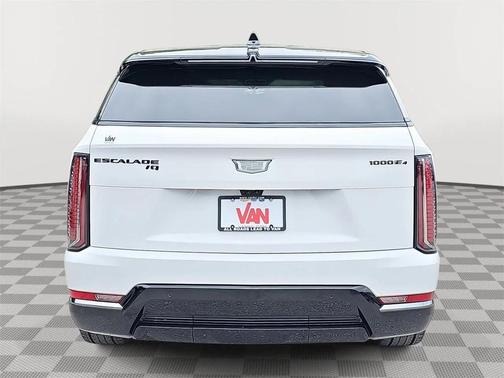 2025 Cadillac Escalade IQ Sport 2